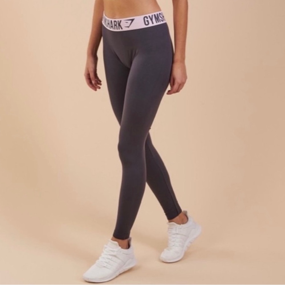 Gymshark Seamless Leggings Logo  Full Length Activewear Grey/Pink Size S…